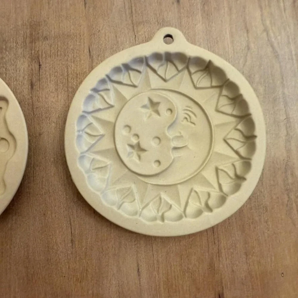 Vintage Wilton 1997 Ceramic Cookie Molds Snowflake Moon Stars Round Ornament Set